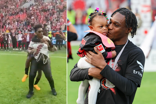 Jeremie Frimpong viert landstitel van Bayern Leverkusen met familie op het veld