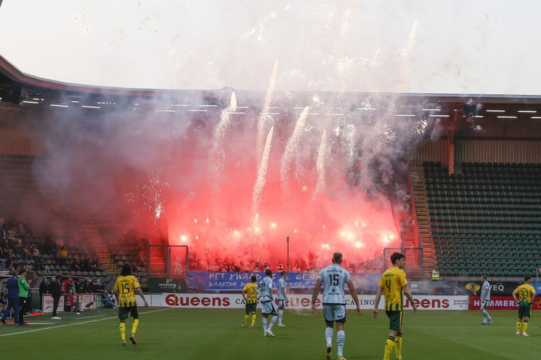Fans De Graafschap zorgen met boodschap aan KNVB voor gestaakt duel: 'Daarom doven wij onze pyro niet'