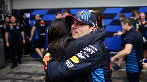 Vriendin Kelly Piquet deelt liefdevolle beelden van schitterend moment Max Verstappen