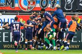 Groot feest in Rotterdam: PSV doet hopend Ajax pijn en is landskampioen
