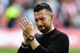 Francesco Farioli verklaart zijn tranen mislopen titel met Ajax: 'Dit gaat verder dan professionele band'