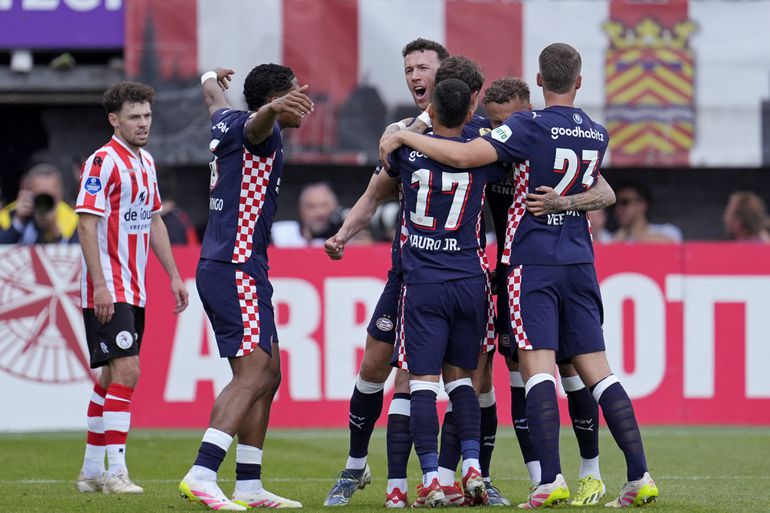 Uitblinkende PSV'er laat na maanden van stilte eindelijk van zich horen: 'Dankzij Feyenoord'