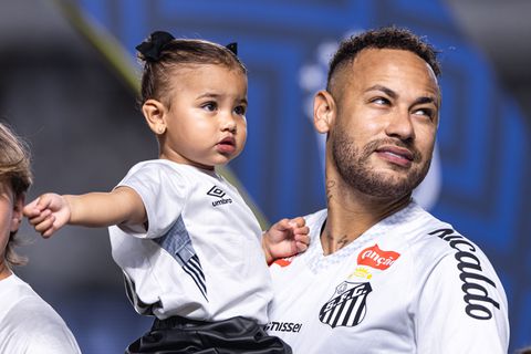 Topvoetballer Neymar voegt unieke Ferarri toe aan zijn waanzinnige wagenpark