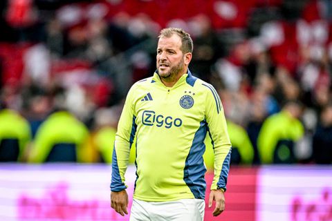 'Meestervoorspeller' Rafael van der Vaart kreeg 'kippenvel' van Ajax en geeft complimenten 'met pijn in het hart'