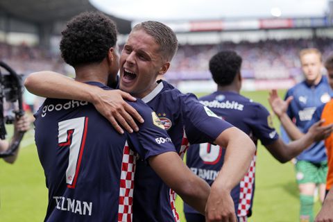 Hans Kraay jr. en PSV'er Joey Veerman zorgen voor hilariteit over 'perfecte timing' van vriendin: 'Ik begon het wel te voelen'