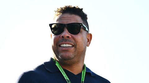 Voormalig PSV-held Ronaldo duikt plots op in sketchvideo met beeldschone tennisster