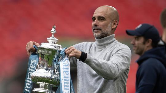 Shock in Premier League: 'Pep Guardiola stapt op als trainer van Manchester City, vervanger al bekend'