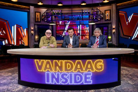 Johan Derksen veert op als hij beloning van Ruud Gullit en Marco van Basten hoort: 'Kunnen wij daar niet heen?'
