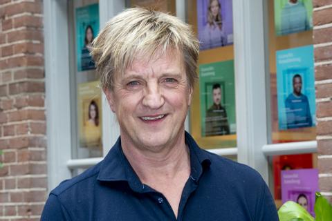 Vrouw van voetbalicoon Wim Kieft komt om praktische reden week later naar Curaçao: 'Dan is dat opgelost'