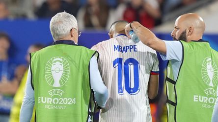 Kritiek na blessures Kylian Mbappé en Antoine Griezmann: 'Ik heb me daar wel aan geërgerd'