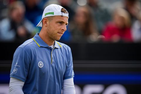 Tallon Griekspoor laat Jannik Sinner ontsnappen bij grastoernooi in Halle