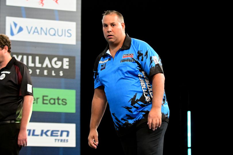 Topdarter Jermaine Wattimena loopt primeur bij PDC mis, maar doet wel goede zaken voor groot toernooi image