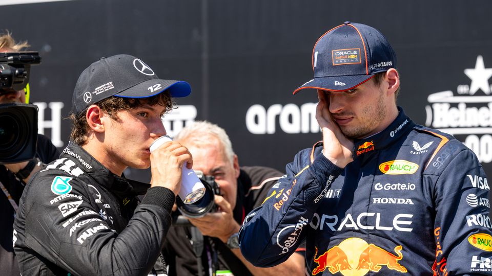 Piepjonge Formule 1-coureur (18) onderbreekt seizoen voor eindexamens: 'Daar ben ik het beste in' image