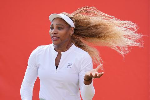 Tennisicoon Serena Williams (44) steelt de show bij rentree op Wimbledon met dochtertjes: 'Het ziet er heel anders uit'