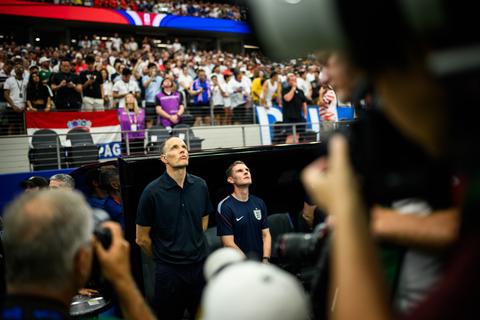 FIFA grijpt in na noodkreet van bondscoach: 'Nog een overwinning voor hem'