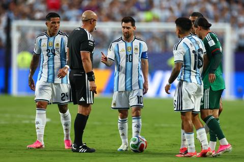 Veelbesproken actie Lionel Messi zorgt voor irritatie: 'Dat maakt het véél erger'