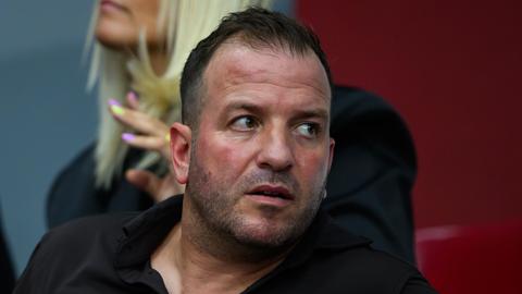Oranje-icoon Rafael van der Vaart op de vingers getikt na ophef: 'Hij moet beseffen dat er grenzen zijn'