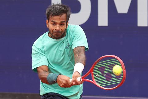Gebroken tennisser (28) pleit voor grote verandering richting Wimbledon na bizarre diskwalificatie: 'Voelde me hopeloos'