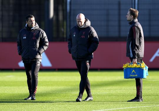 Feyenoord duidelijk over invloed Arne Slot bij terugkeer Giovanni van Bronckhorst: 'Daar kijken we nu naar'
