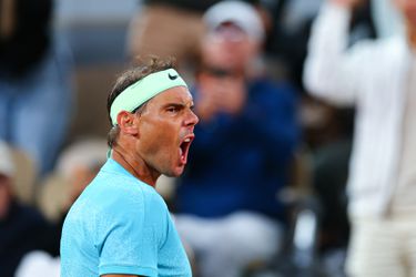 Rafael Nadal knokt zich op fabelachtige wijze naar kwartfinale, valpartij laat Spaanse tennislegende schrikken