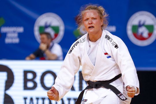 Olympische droom judoka Sanne van Dijke bijna verpest door heftige blessure: 'Ik kon nog geen twee stappen zetten'