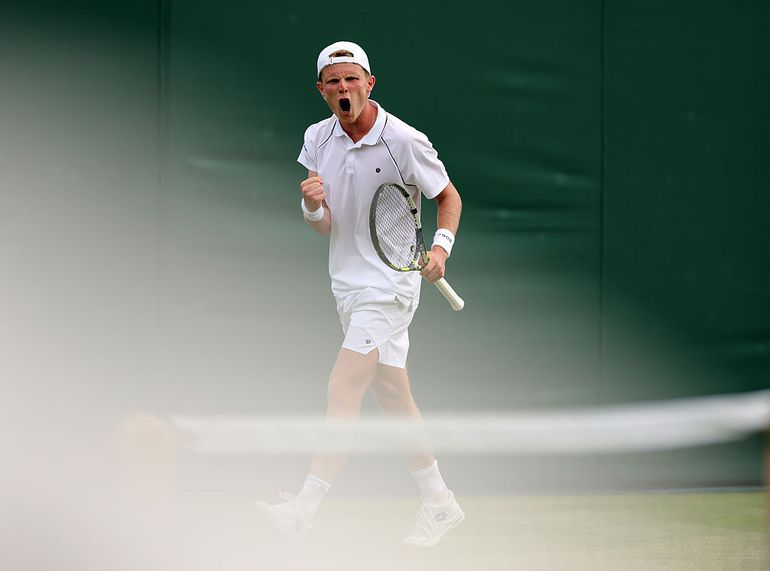 Ongeloof bij toptennisser Jesper de Jong na verrassende zege op landgenoot: 'Geen idee hoe ik dit gedaan heb'