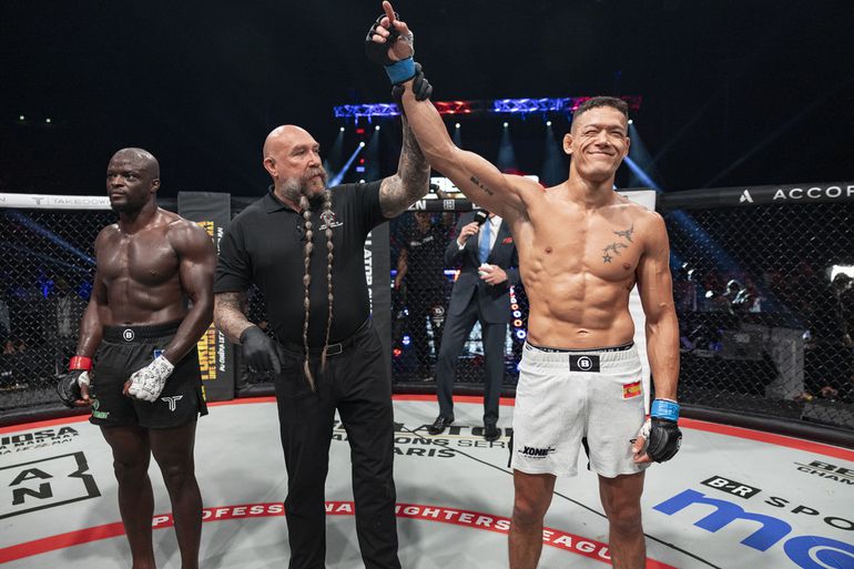Vlaardingse MMA-vechter Costello van Steenis gaat voor wereldtitel: 'We gaan geschiedenis schrijven'