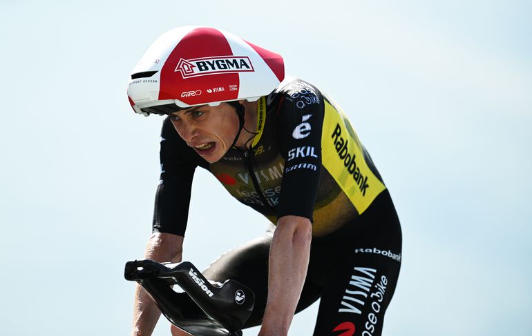 Topwielrenner Jonas Vingegaard trots op veerkracht in tijdrit: 'De Tour is nog lang niet voorbij'
