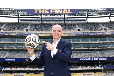 FIFA bezwijkt onder de druk en doet grote aanpassing aan WK-finale