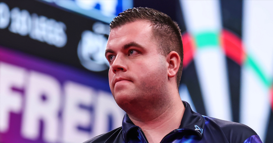 Nederlandse topdarter (27) druipt af op World Matchplay na ongekende thriller: 'Deze had van mij moeten zijn'