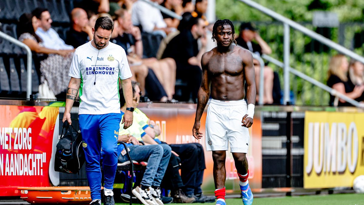 PSV-aanvaller Johan Bakayoko steelt de harten van fans met prachtig gebaar