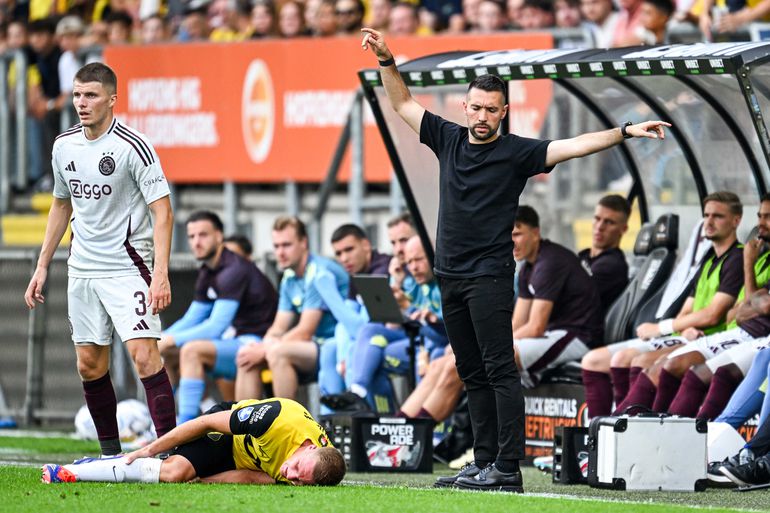 Ajax-trainer Francesco Farioli raakt zwaar geïrriteerd: 'Wat is dat dan?'