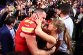 Travis Kelce en Taylor Swift.

© GettyImages