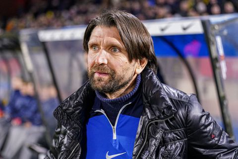 Flamboyante voormalig Eredivisie-coach maakt opvallende carrièreswitch: omstreden figuur zoekt de spotlights