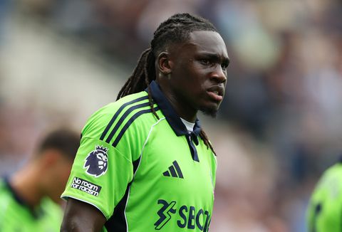 Oud-Ajacied Calvin Bassey gaat om bizarre reden het hele internet over: 'Hoe kan dat in hemelsnaam'