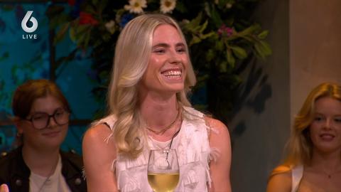 Opvallend moment rond toprenster Demi Vollering in tv-programma: 'Gaan we dat echt doen?'