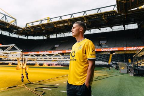 Verloofde Joey Veerman reageert op droomtransfer naar Borussia Dortmund: 'Het was een eer'