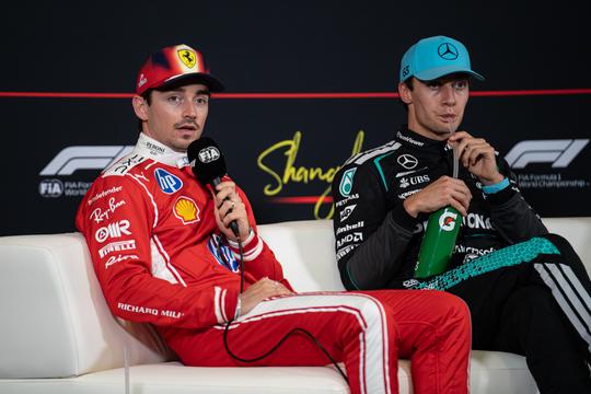 Verloofde George Russell lijkt groot nieuws over Ferrari-coureur Charles Leclerc te verklappen voor GP van Nederland