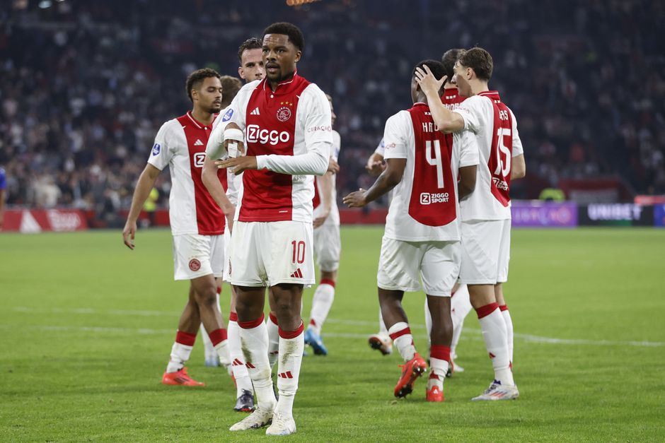 Francesco Farioli besluiteloos na twee spitsen in actie bij Ajax: 'Het was heel moeilijk'