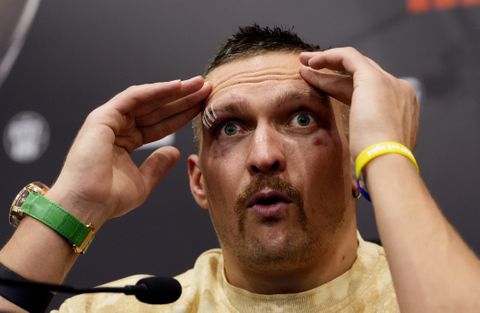 Wereldkampioen Oleksandr Usyk verklaart warrige arrestatie, Oekraïense president helpt een handje