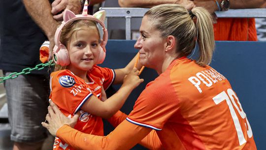 'Ontroerde' Estavana Polman viert feest met dochter Jesslynn (8) op WK handbal: 'Echt bijzonder'