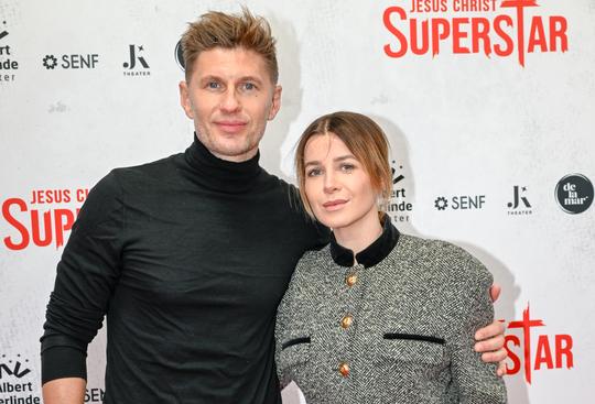 Ex-profvoetballer zag actrice op tv en besloot gedurfd mailtje te sturen: 'Veel liefde en emoties'