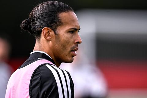 'Virgil van Dijk hakt veelbesproken knoop door na gesprekken met Xavi Hernández'