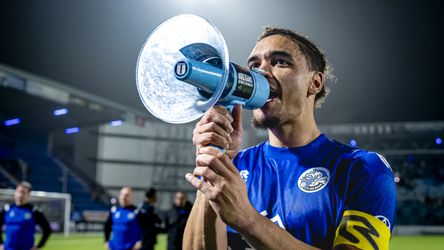 Speler van Vitesse is tijdens ontspoord duel tegen FC Den Bosch 'met glas bekogeld'