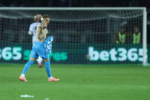 Feestje Noa Lang verpest na afgekeurde goal: Napoli verliest koppositie in aanloop naar duel met PSV