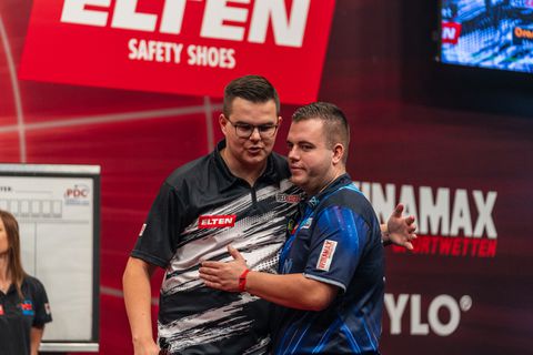Deze vijf Nederlanders gaan door naar de derde ronde van het German Darts Championship