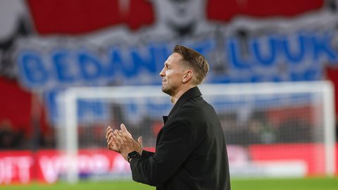 PSV-icoon Luuk de Jong tot tranen geroerd door herinneringen in Eindhoven: 'Wie weet kom ik nog terug'