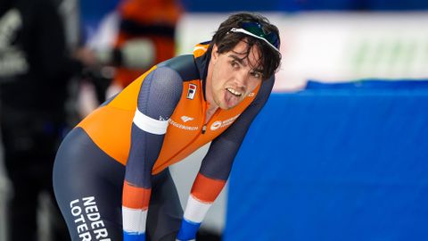 Topschaatser Patrick Roest zakt na beroerde rit steeds dieper weg in de problemen