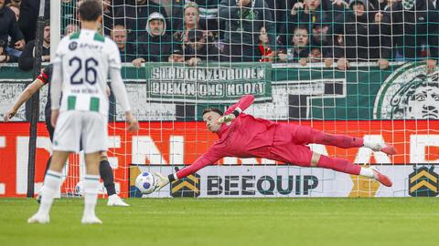 Live Eredivisie | Julian Brandt zet Ajax op voorsprong bij angstgegner Groningen na schrikmoment