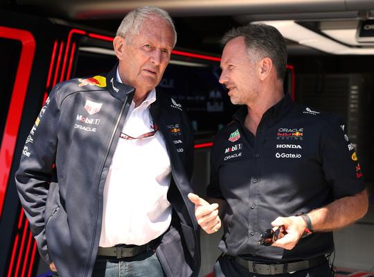 Oud-teambaas Max Verstappen haalt keihard uit naar vroegere vertrouweling: 'Dat was niet erg netjes'